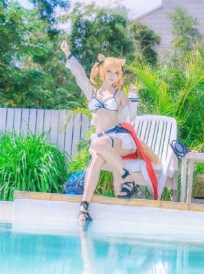 《美丽小蜜桃》在线观看_1080超清免费观看